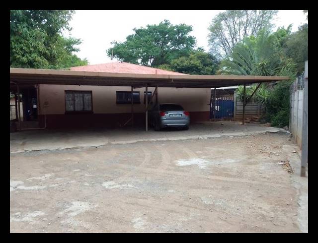 3 BEDROOM HOUSE FOR SALE IN OOS EINDE